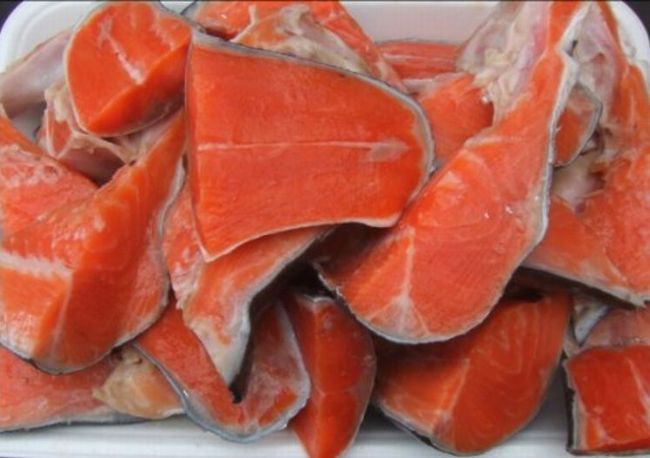 【重要】養殖サーモンの危険性と安全性！スーパーでの天然鮭と見分ける方法